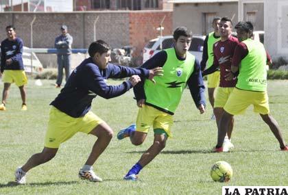 En la víspera el equipo realizó un trabajo futbolístico