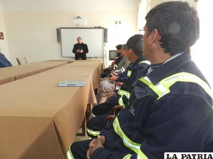 La posesión del Comité de Seguridad en Elfeosa