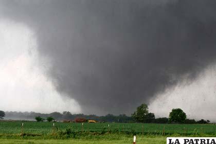 Tornado en la localidad de Moore, en el estado de Oklahoma