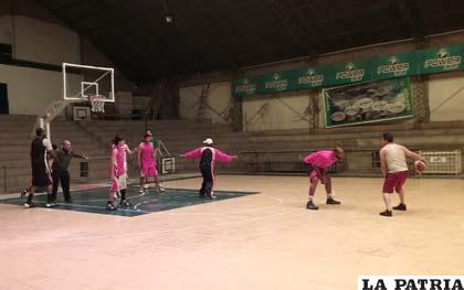 El plantel de Derecho, culminó ayer al mediodía sus entrenamientos