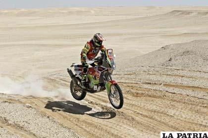 Salvatierra, en plena competencia en el Rally de los Faraones