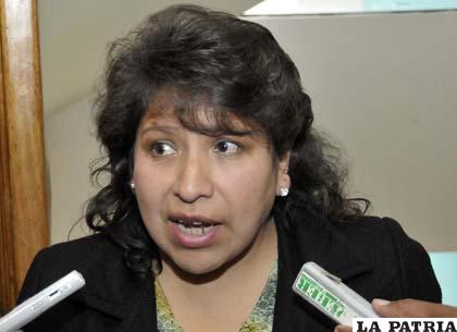 La vocal del Tribunal Electoral, Dina Chuquimia