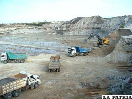 Trabajos que realiza Southern en el proyecto minero Tía María en Perú