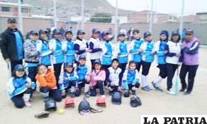 Las integrantes de la selección orureña de softbol