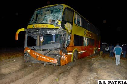 El bus de la empresa “Naser” quedó con daños materiales de consideración