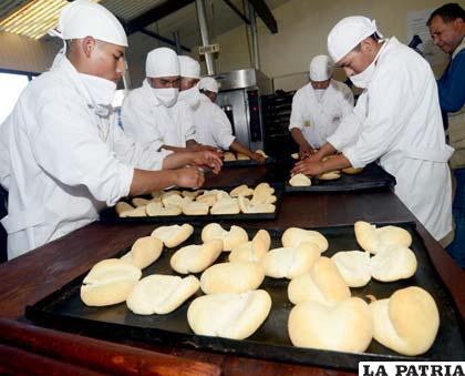 Panaderías del Ejército producirán alrededor de 210.000 panes