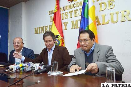 Ministros de Gobierno (izq), Miner?a (centro) y el Fiscal General del Estado (derecha), no permitir?n avasallamientos
