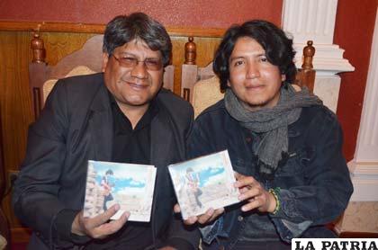 Carlos Villegas, junto al alcalde Juan José Ramírez, presentó su primer disco
