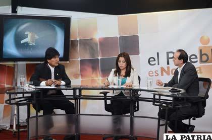 El Presidente Morales durante una entrevista en el canal estatal