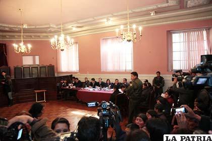 Audiencia de custodios y familiares de Mart?n Bela?nde