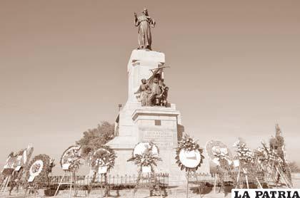 Monumento a las mujeres valerosas de la Coronilla