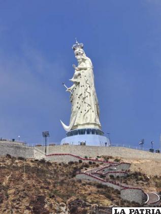 Monumento a la Virgen del Socavón