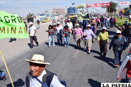 Marcha de protesta contra proyecto minero en Perú