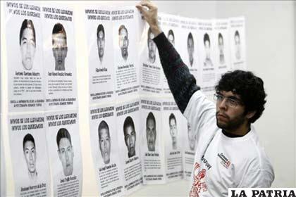 Familiares de los 43 alumnos mexicanos desaparecidos alzan su voz en Uruguay