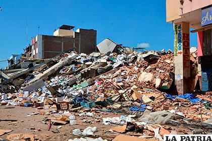 En Ecuador continúa con la retirada de escombros después del terremoto en abril /ytimg.com