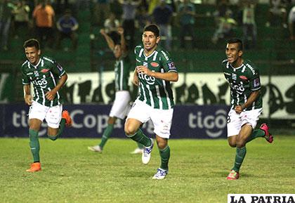 Celebran los jugadores de Oriente Petrolero /APG