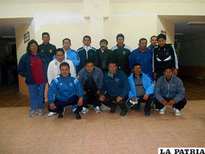 Árbitros que dirigen los diferentes torneos del futbol de salón