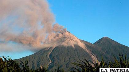 El volcán de Fuego de Guatemala aún registra explosiones moderadas