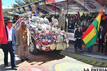 Hay fiestas patronales parecidas pero no iguales al Carnaval de Oruro