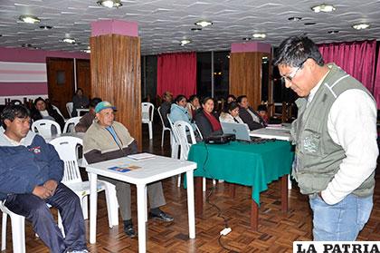 Micro empresarios son capacitados para mejorar su producción