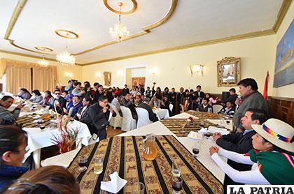 Gobernador celebró el Día del Periodista Boliviano