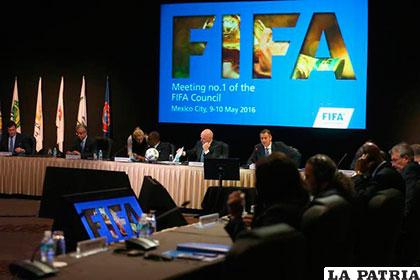 Dirigentes de la FIFA se reúnen estos días en México