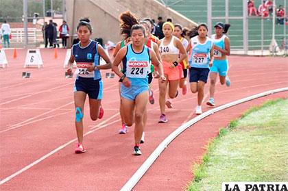 Nelly Mamani (226) y Edithza Achacollo (224) lograron medallas en Tarija