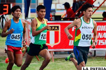 Daniel Toroya (102) y Jean Manuel Pérez (050) en la prueba de Lima