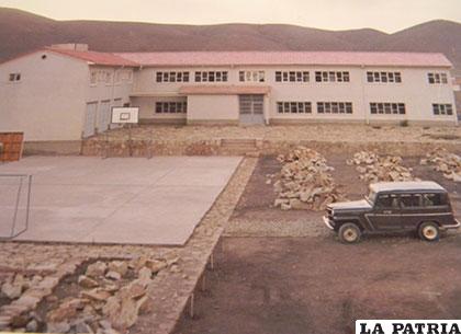 La construcción del colegio en 1965