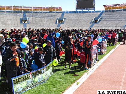 Durante el acto de inauguración en el estadio 