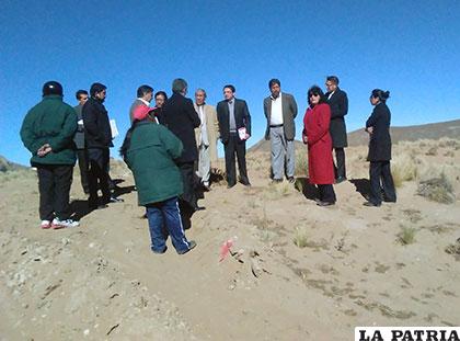 Concejales inspeccionan sector de arenales tras denuncia de avasallamiento