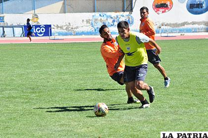 Parrado sortea la marca de Da Silva en el entrenamiento de los 