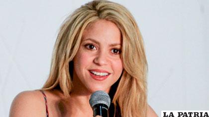 La cantautora Shakira pidió el apoyo de los sectores público y privado para construir una escuela para la comunidad indígena wayúu
