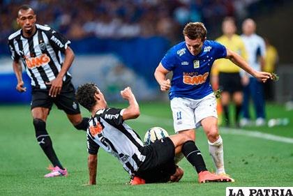 La acción del cotejo en el cual perdió el Corinthians
