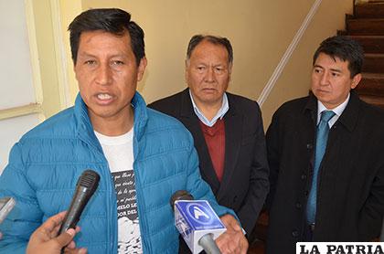 Acompañado por algunas figuras de oposición de Oruro, Rodríguez anunció la cumbre paralela /SEGIP