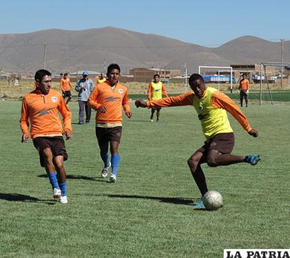Puma, Huanca y Andaveris en el entrenamiento de los 