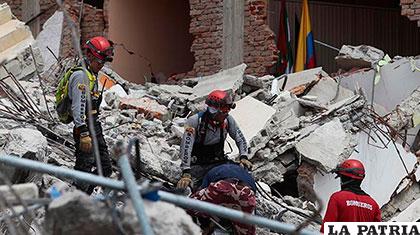 Edificaciones destruidas por el terremoto del 16 de abril /lostiempos.com
