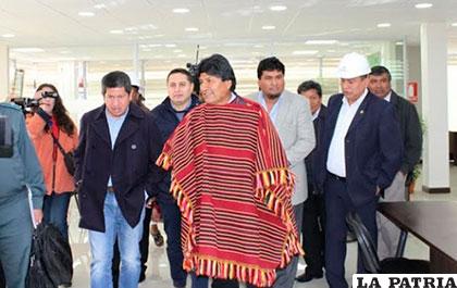 Presidente Evo Morales reta a opositores: 