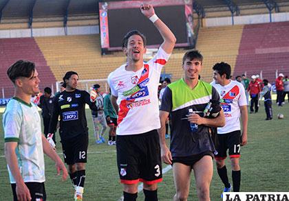 El festejo de los jugadores de Nacional por la clasificación /APG