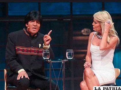 El comediante chileno Stefan Kramer realizó una parodia de Evo Morales con la ex Miss Universo, Cecilia Bolocco /correodelsur.com