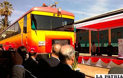 Ferrocarril reanuda sus servicios tras estar algo más de cuatro años sin funcionar /cronicaviva.com.pe