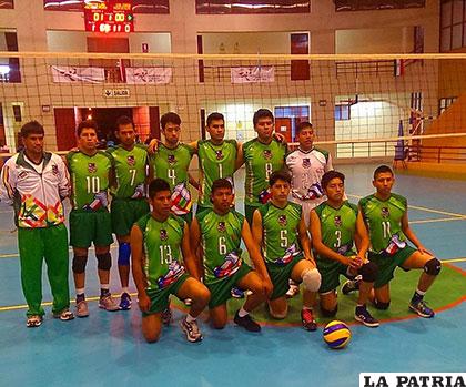 El voleibol varones, logró la única medalla en deportes de conjunto