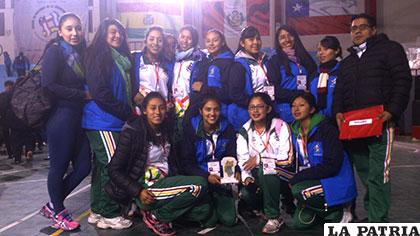 La selección de voleibol que participó en los Juegos Trasandinos