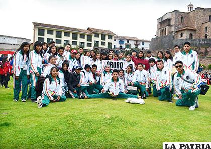 Delegación orureña que participó en los Judejut, en Cuzco-Perú