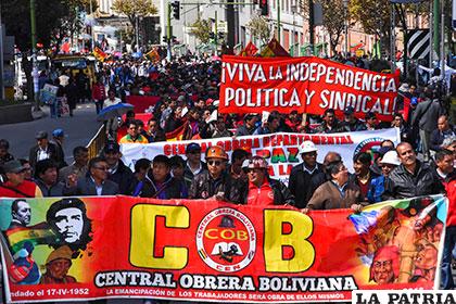 COB celebró con una marcha el Día del Trabajador /APG