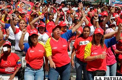 Mujeres chavistas salieron a las calles de Caracas, Venezuela