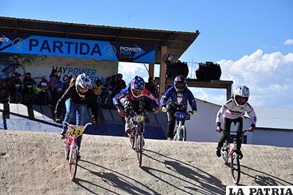 Buena cantidad de pilotos participaron en el inicio del certamen