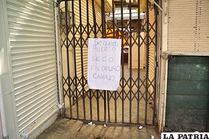 Los mercados y centros de abasto cerraron sus puertas en apoyo al 
pedido de priorización del Puerto Seco para Oruro
