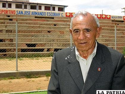 El día que nominaron a la cancha del barrio San José con su nombre (2013)