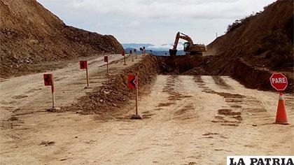 Trabajos de construcción entre carretera El Salto- Padilla /ERBOL
